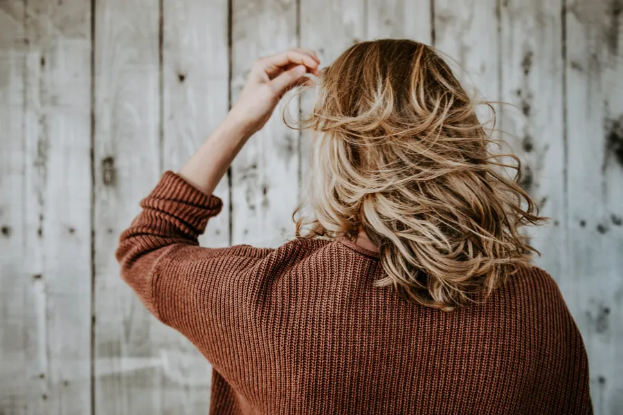 Soft caramel waves